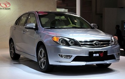 2013款V6菱仕1.5L 手动旗舰版